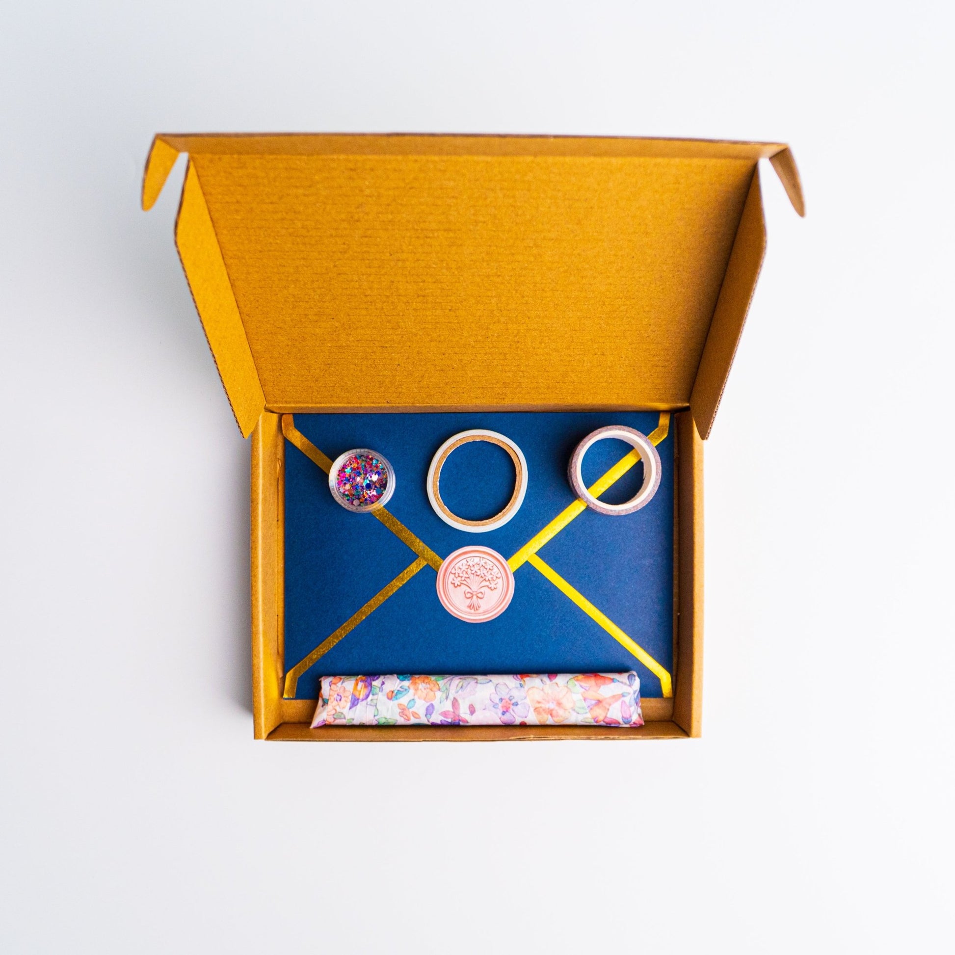 DIY Art Kit: Nuzzle Cat - | Petal & Still