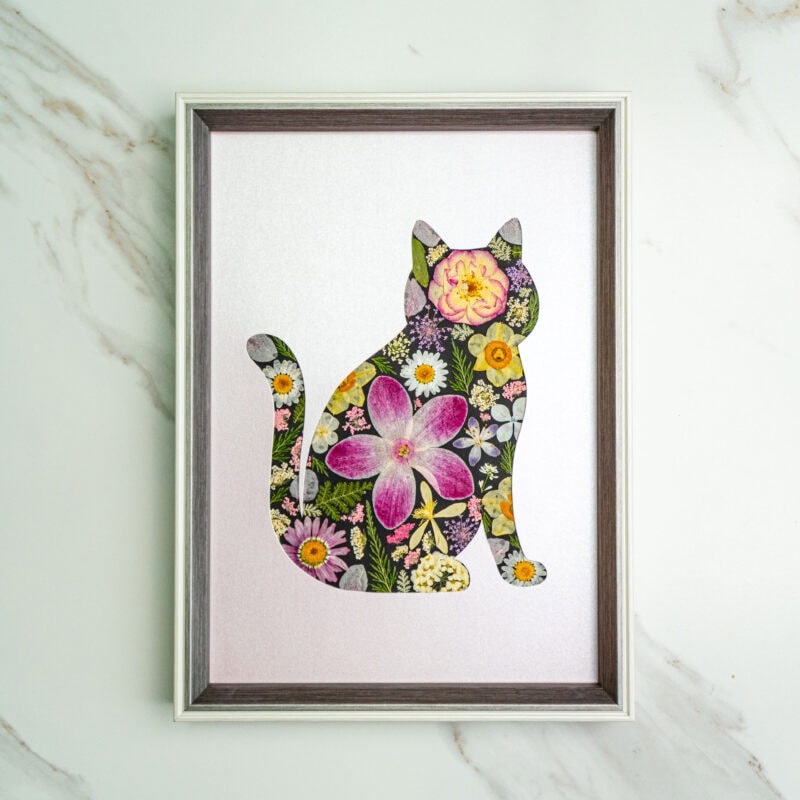 pressed_flower_art_kit_cat_elegant_petal_grace Elegant Cat – Petal Grace