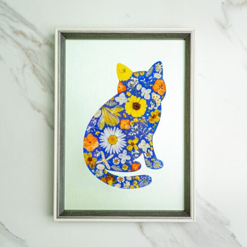 Gentle Cat: Golden Field