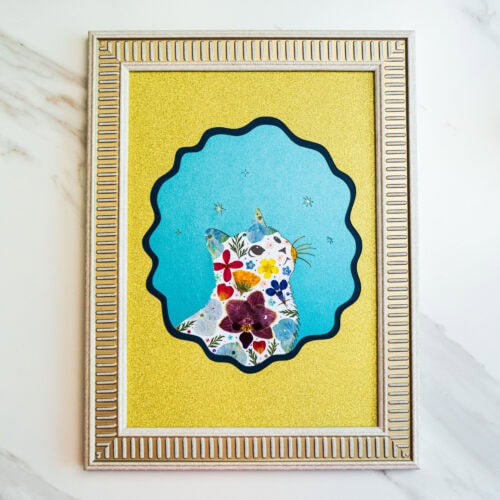 Looking Up Cat: Golden Wish