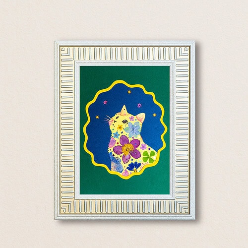 Looking Up Cat: Emerald Fable 5"×7"