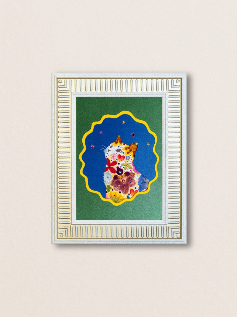 pressed_flower_art_kit_cat_looking_up_woodland_heart_frame Looking Up Cat — 2025 Best Seller